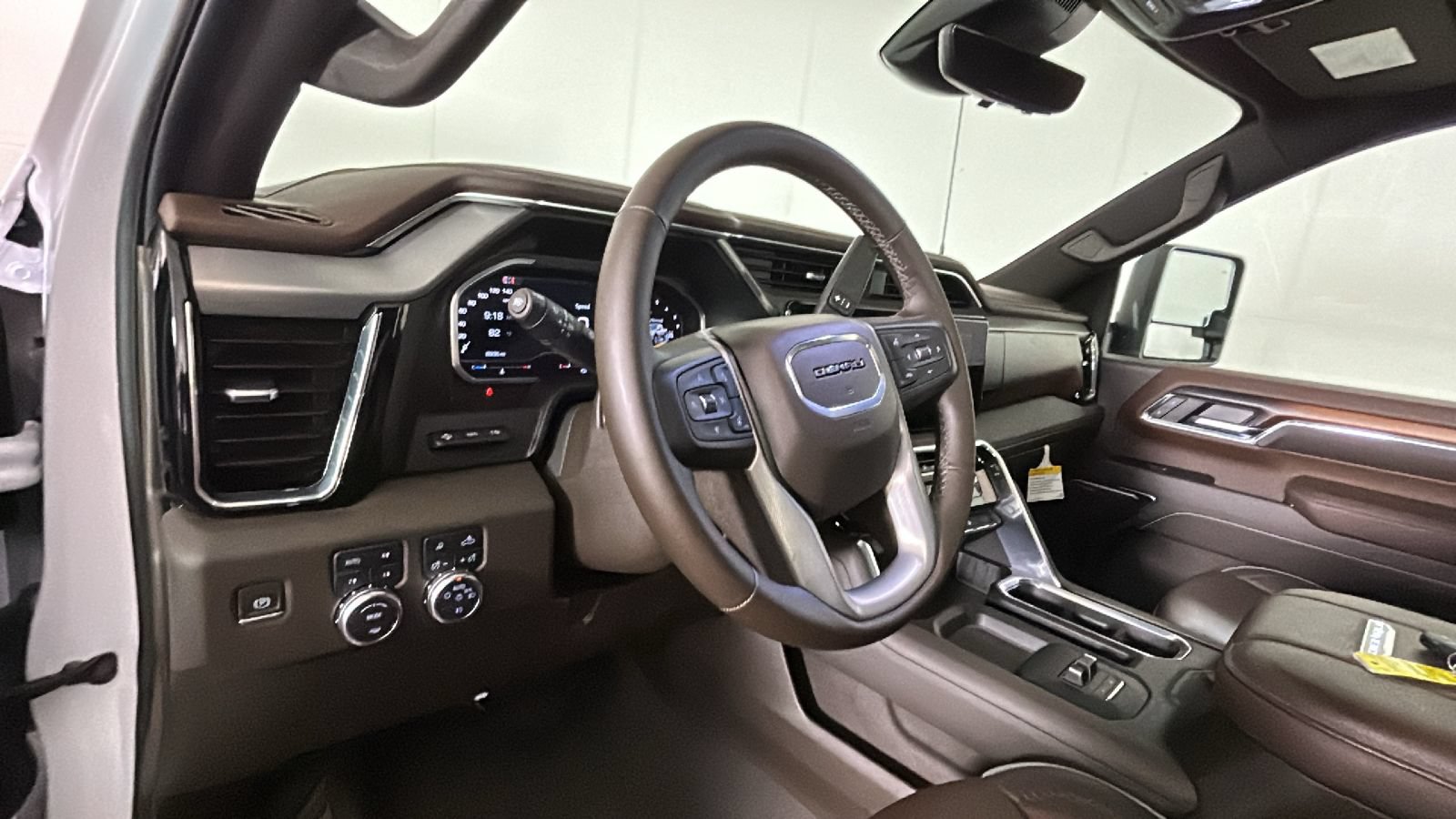 Used 2024 GMC Sierra 2500 Denali w/ Denali Reserve Package AWD/4WD image 16
