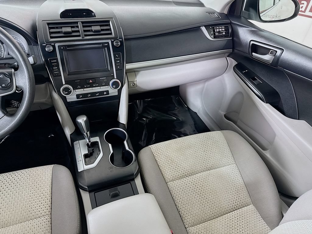 Used 2014 Toyota Camry LE FWD image 23