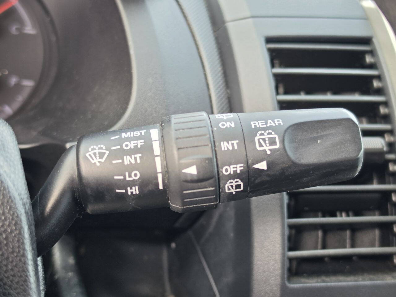 Used 2009 MAZDA MAZDA5 Sport FWD image 22