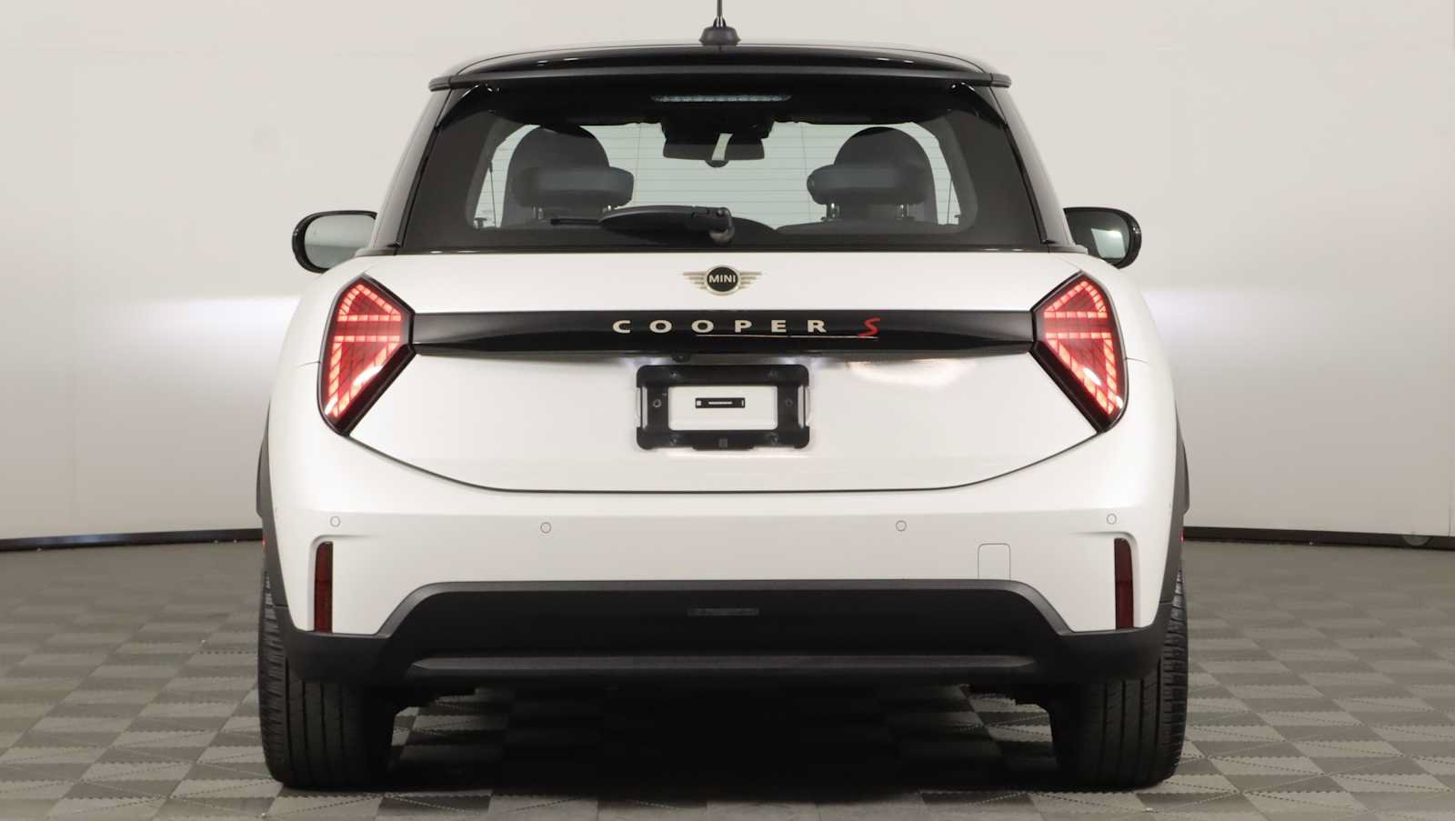 Used 2025 MINI Cooper S FWD image 6