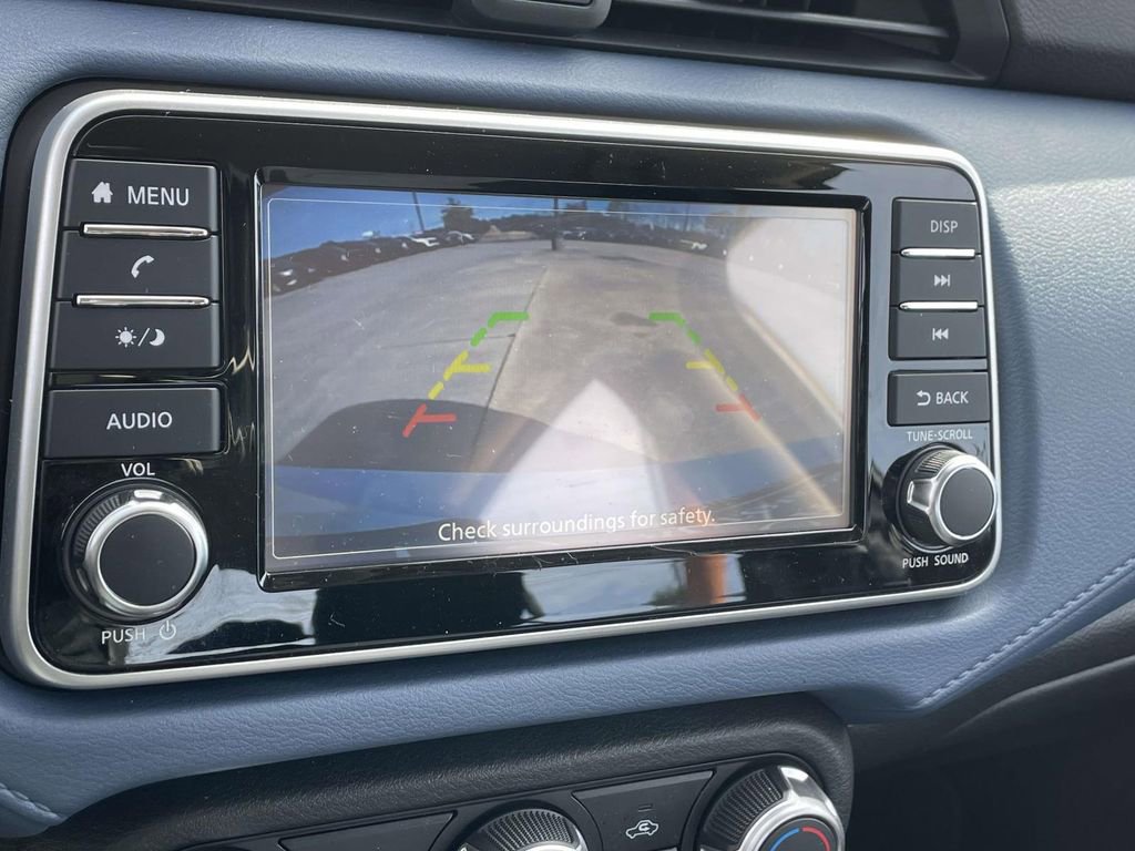 Used 2025 Nissan Versa SV w/ Trunk Package image 25