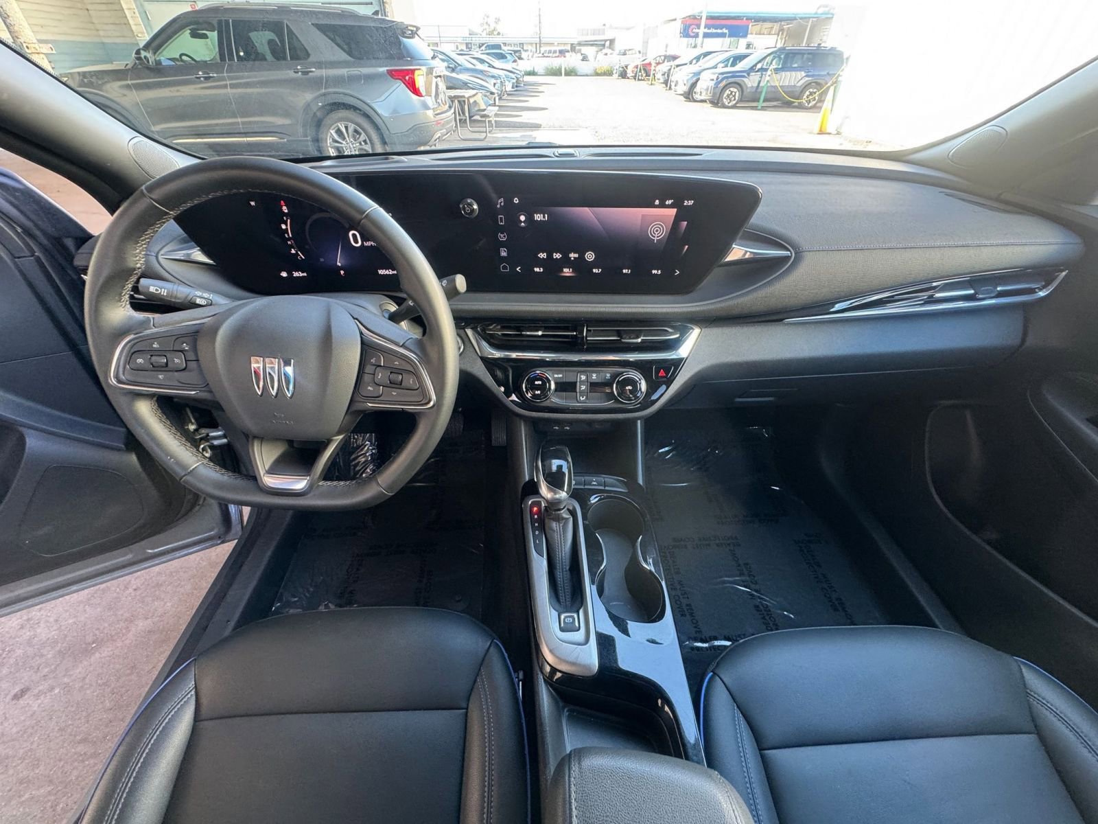 Used 2025 Buick Envista Sport Touring image 31