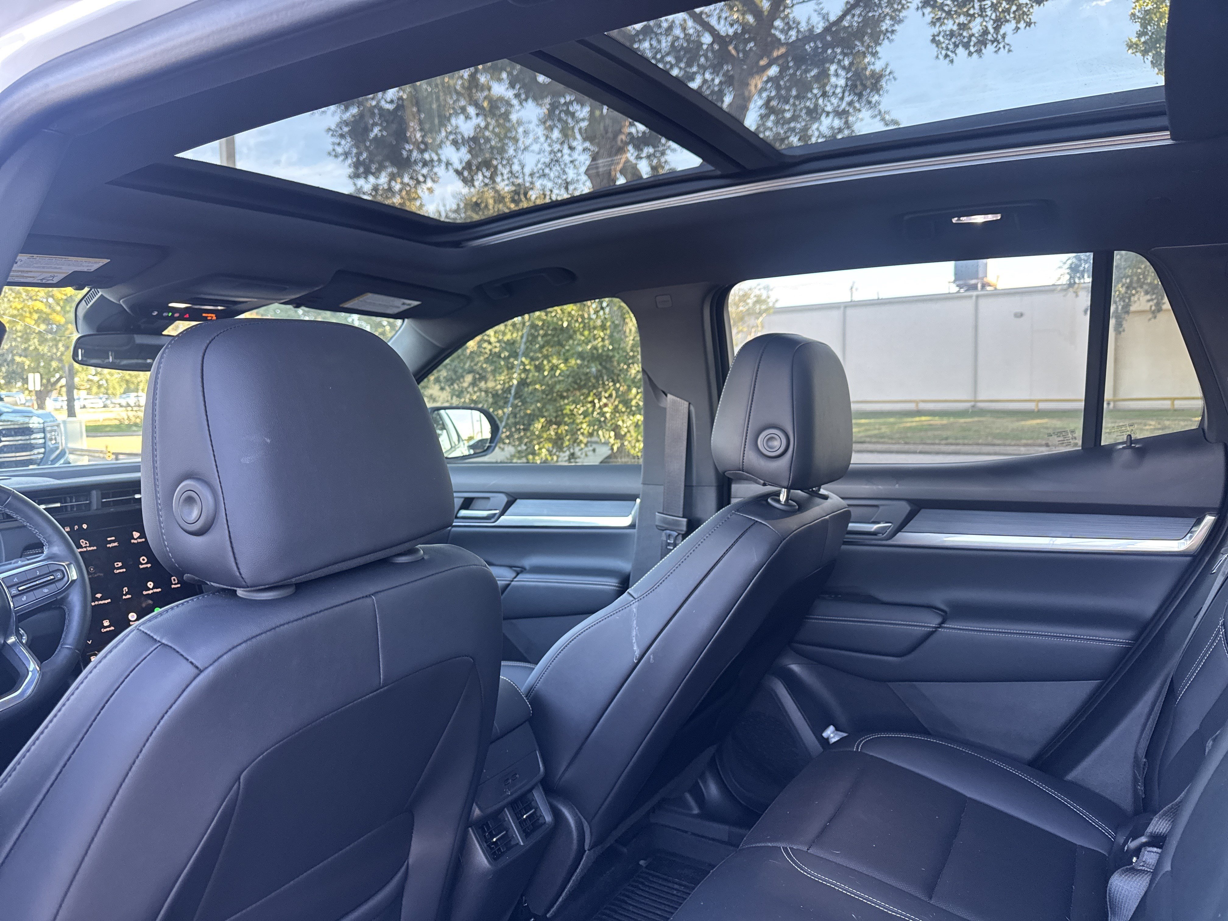 Used 2026 GMC Terrain Elevation w/ Elevation Premium Package FWD image 10