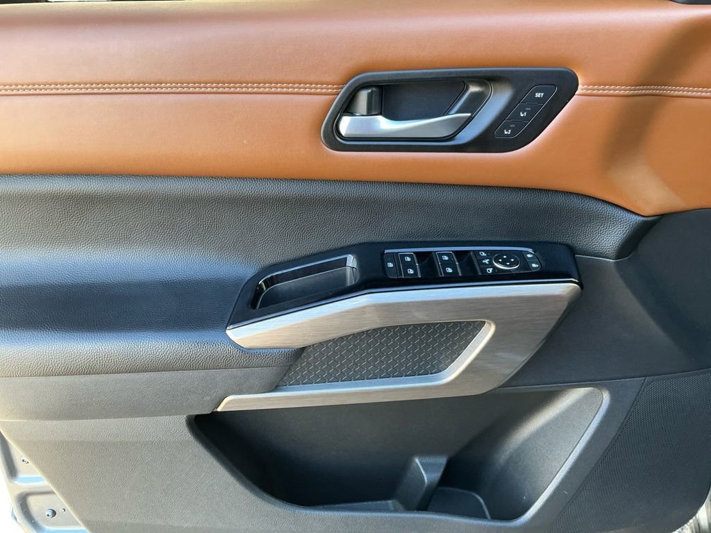 Used 2023 Nissan Pathfinder Platinum image 23