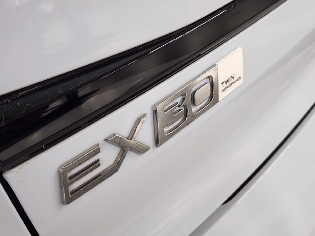 Used 2025 Volvo EX30 Plus w/ Protection Package Premier AWD/4WD image 13