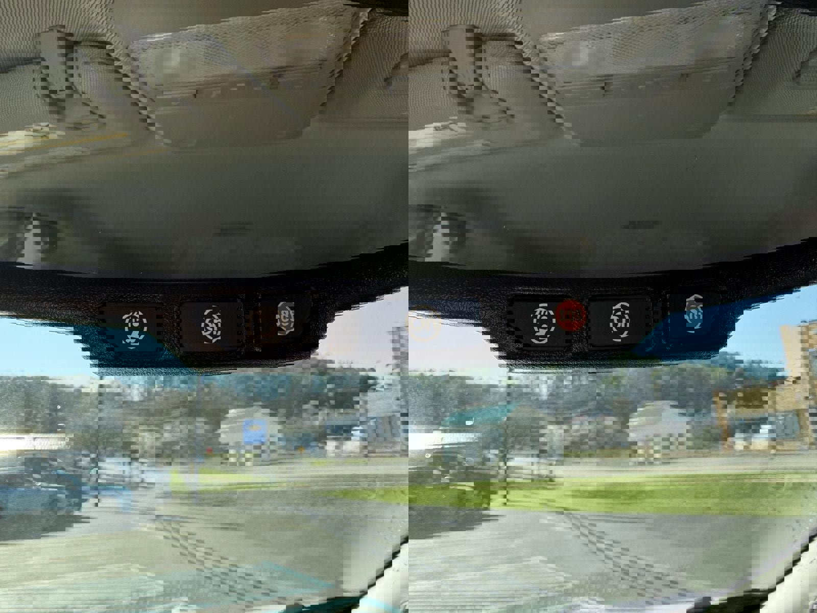 Used 2021 Chevrolet Trax LT w/ LT Convenience Package AWD/4WD image 15