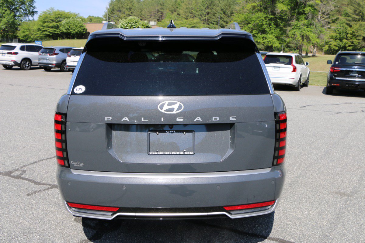 Used 2026 Hyundai Palisade Calligraphy FWD image 4