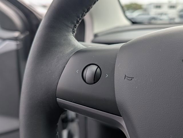 Used 2023 Tesla Model 3 Standard Range image 26