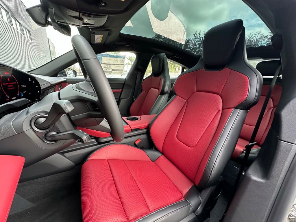 Used 2026 Porsche Taycan image 5