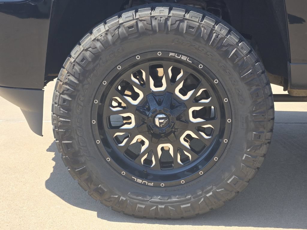 Used 2018 Chevrolet Silverado 2500 High Country w/ Duramax Plus Package AWD/4WD image 13