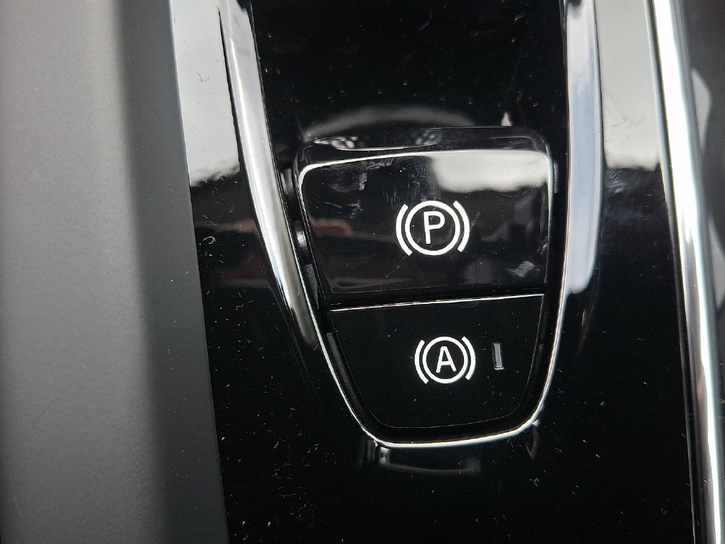New 2027 Volvo XC60 B5 Plus AWD/4WD image 19