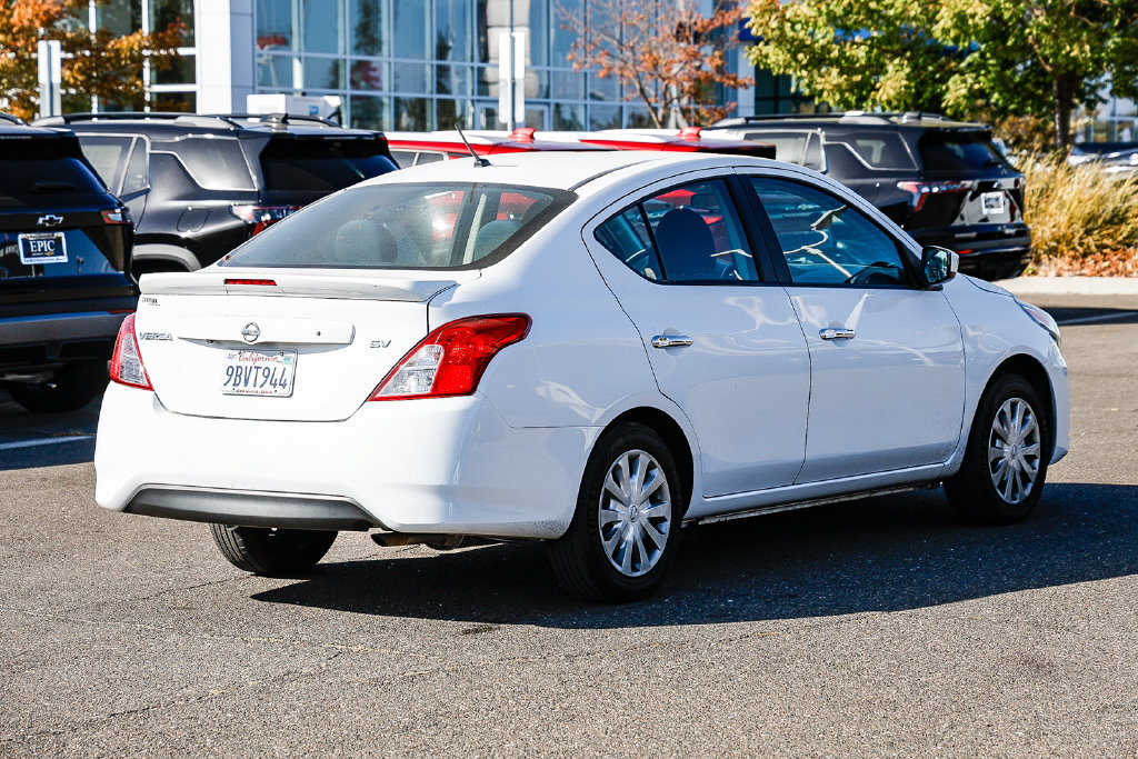 Used 2019 Nissan Versa SV FWD image 4