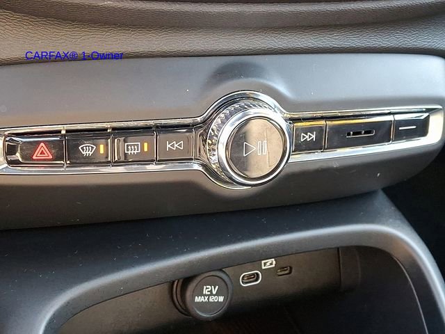 Certified 2023 Volvo XC40 B5 Plus w/ Driver Assist Package image 19