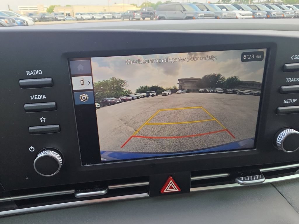 Certified 2025 Hyundai Elantra SE FWD image 22