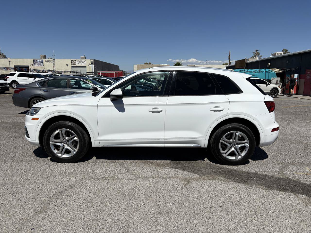 Used 2018 Audi Q5 2.0T Premium w/ Convenience Package AWD/4WD image 2