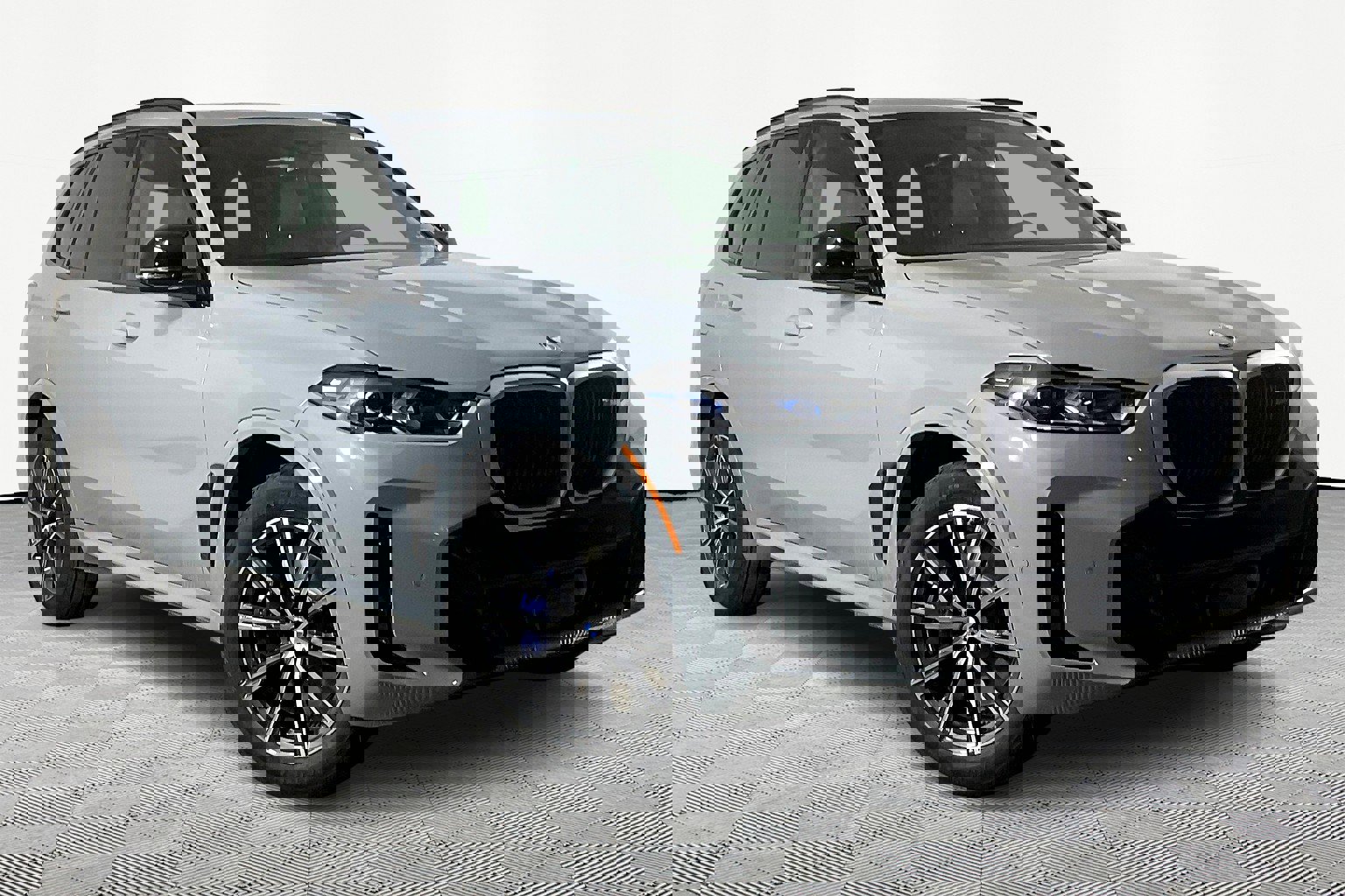 New 2026 BMW X5 M60i image 3