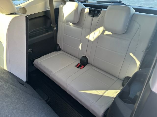 Certified 2021 Volkswagen Tiguan SEL w/ 3rd Row Seat Package image 34