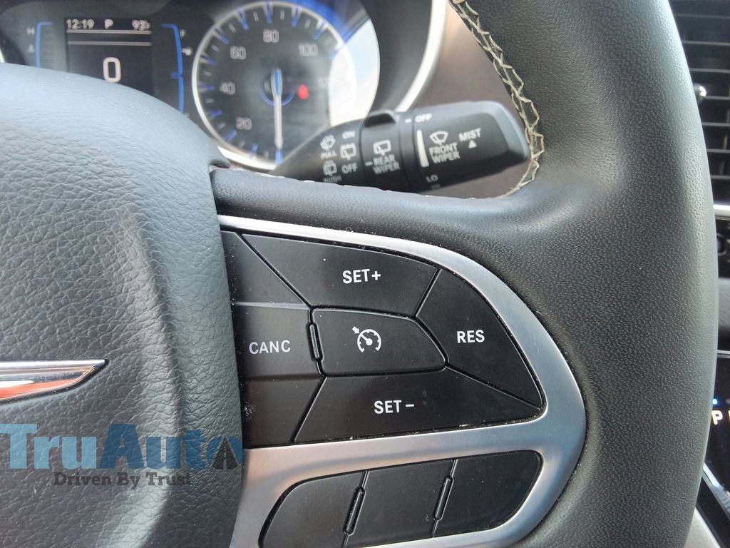 Used 2023 Chrysler Voyager LX FWD image 28