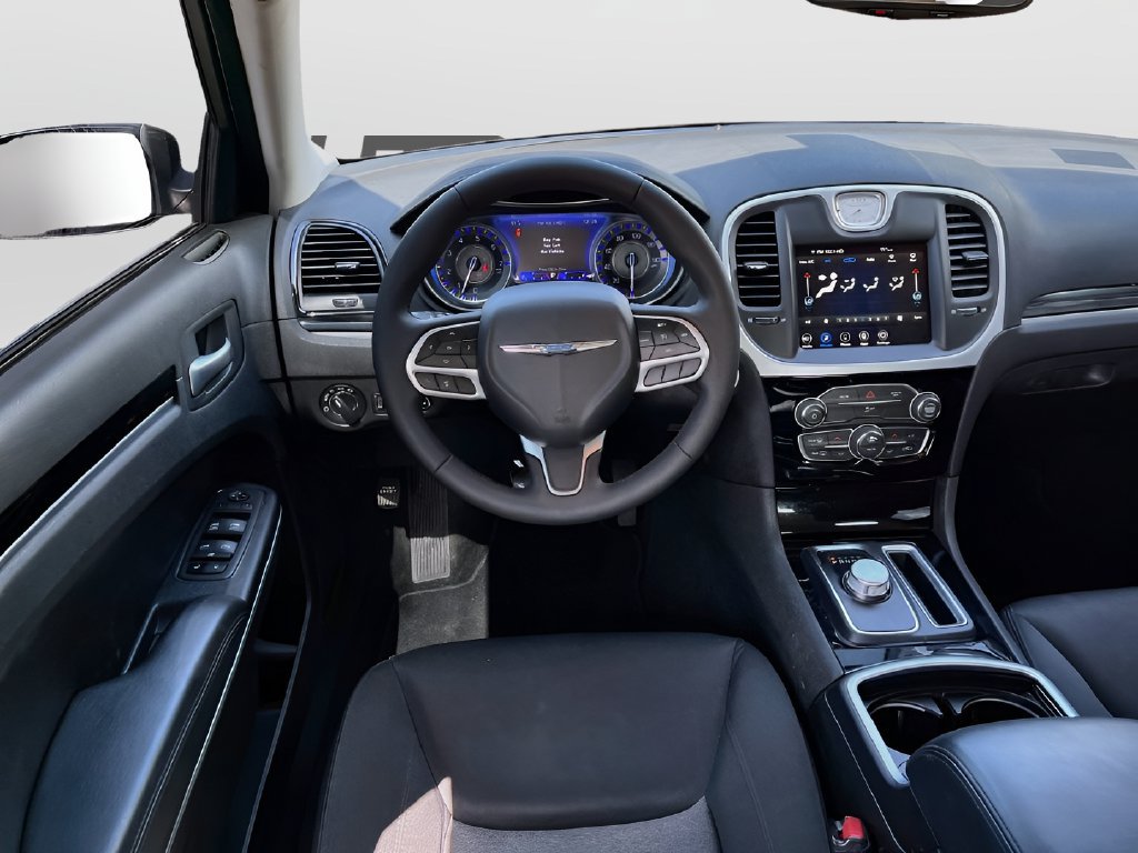 Used 2023 Chrysler 300 Touring RWD image 20