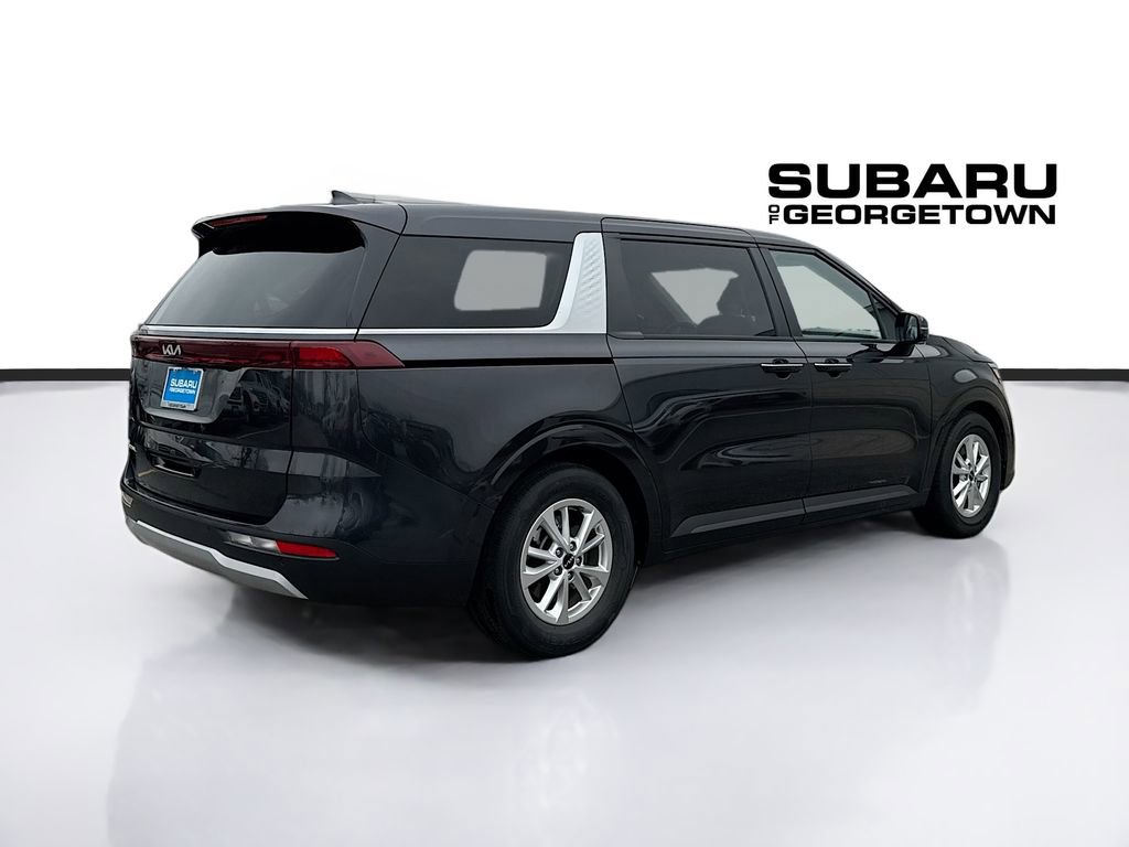 Used 2023 Kia Carnival LX image 7