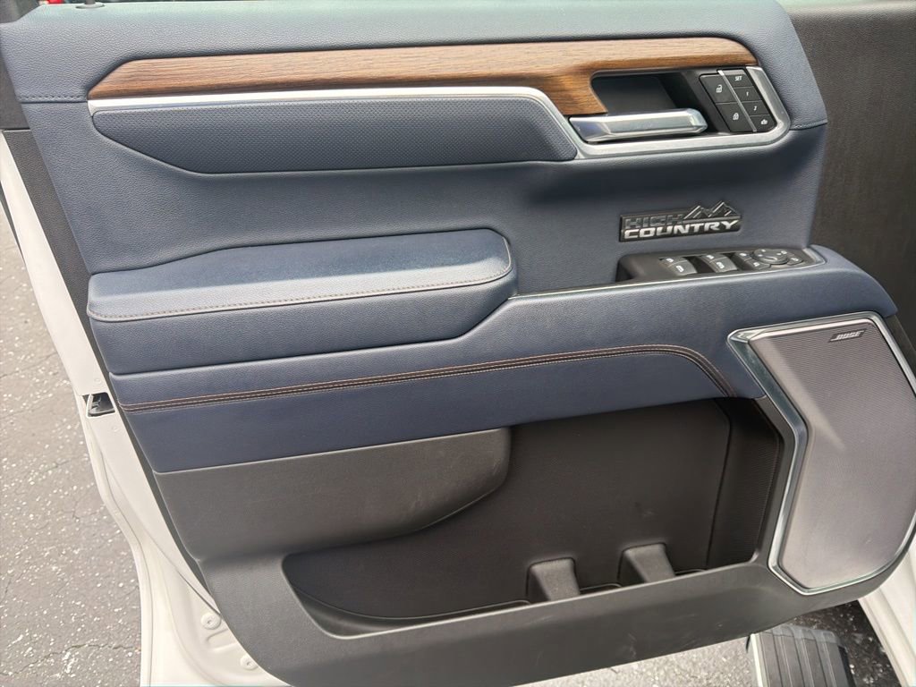 Used 2022 Chevrolet Silverado 1500 High Country w/ High Country Premium Package image 7