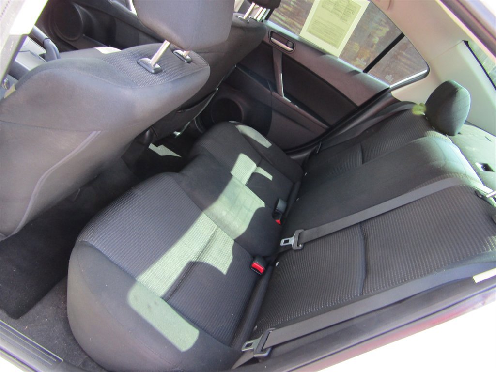 Used 2013 MAZDA MAZDA3 i SV w/ Convenience Pkg image 8