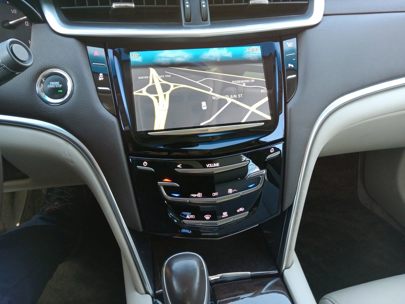 Used 2014 Cadillac XTS w/ Rear Seat Comfort Package image 14