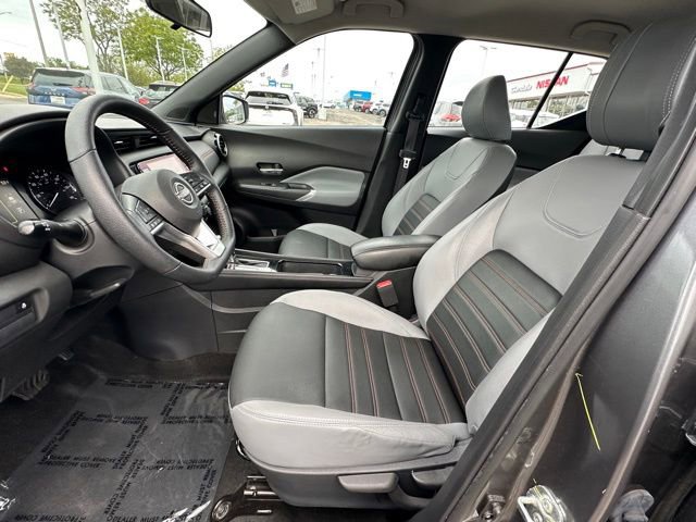 Used 2023 Nissan Kicks SR w/ SR Premium Package FWD image 23