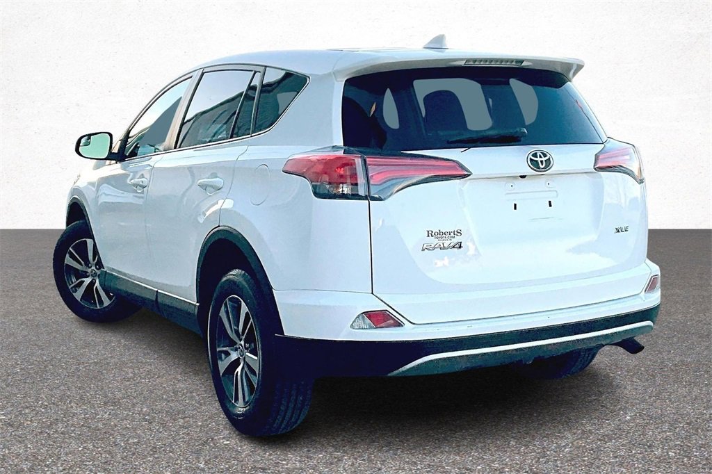 Certified 2018 Toyota RAV4 XLE image 4