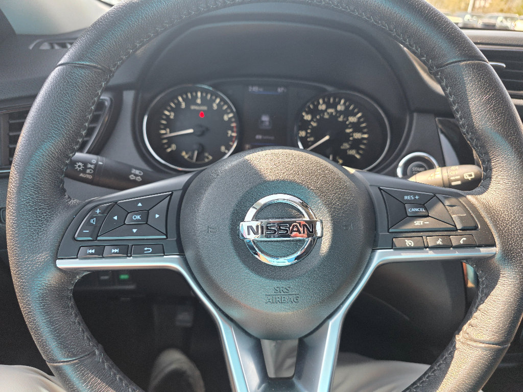 Used 2020 Nissan Rogue SV image 20