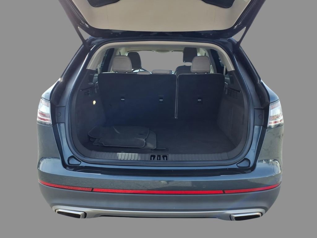 Certified 2023 Lincoln Nautilus FWD w/ Premium Package image 8