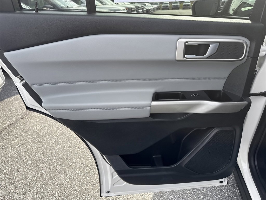 Used 2023 Ford Explorer XLT w/ Equipment Group 202A image 22