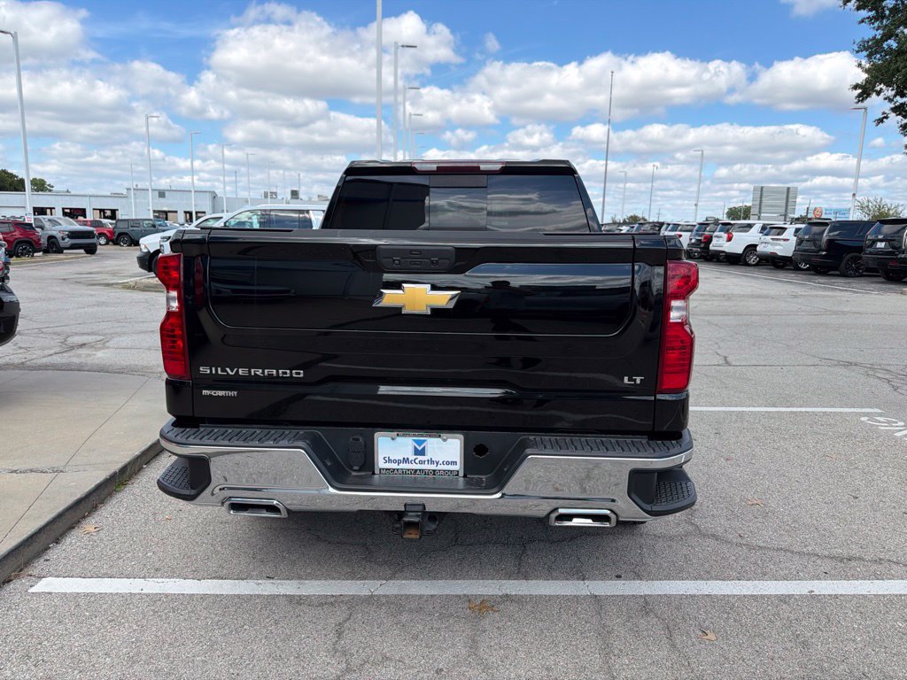 Used 2021 Chevrolet Silverado 1500 LT w/ Diesel Off-Road Package AWD/4WD image 4