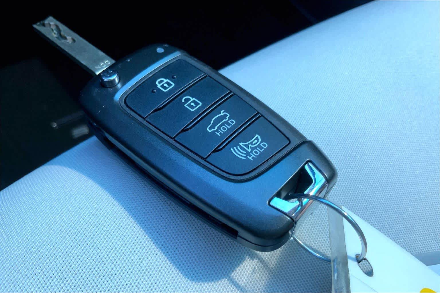 Used 2022 Hyundai Sonata SE w/ Preferred Accessory Package FWD image 14