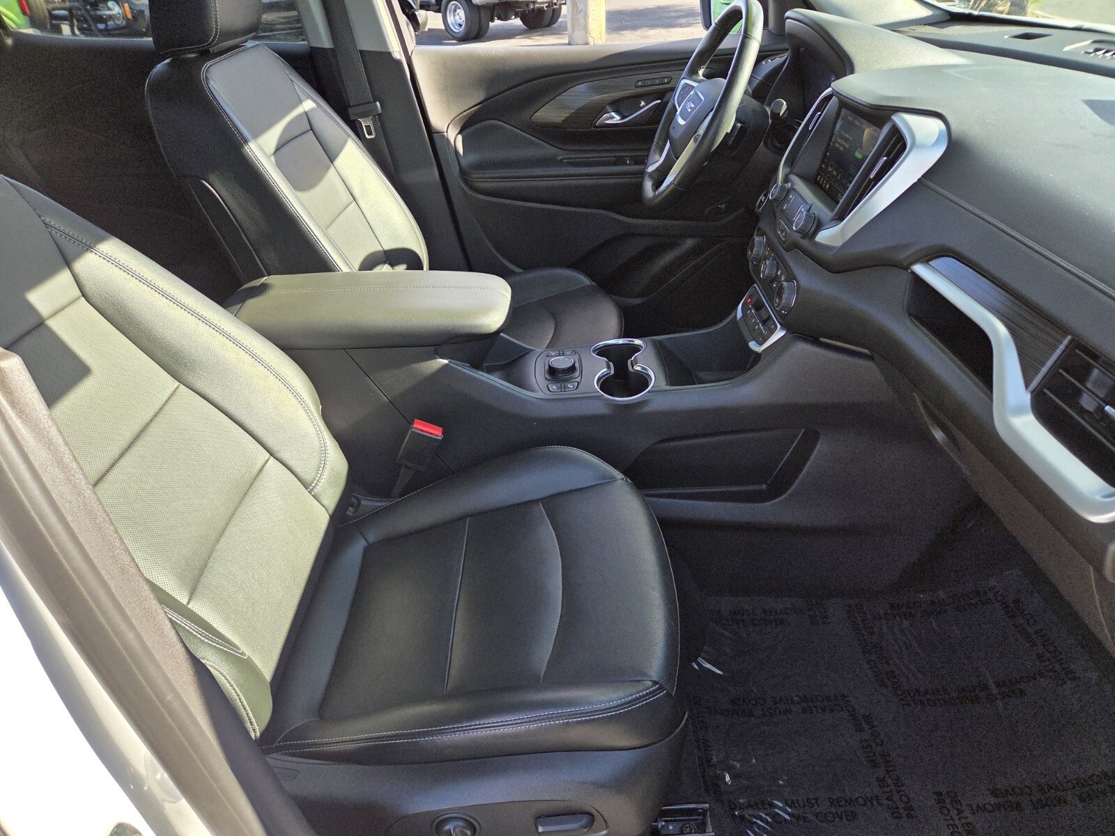 Used 2024 GMC Terrain SLT image 15