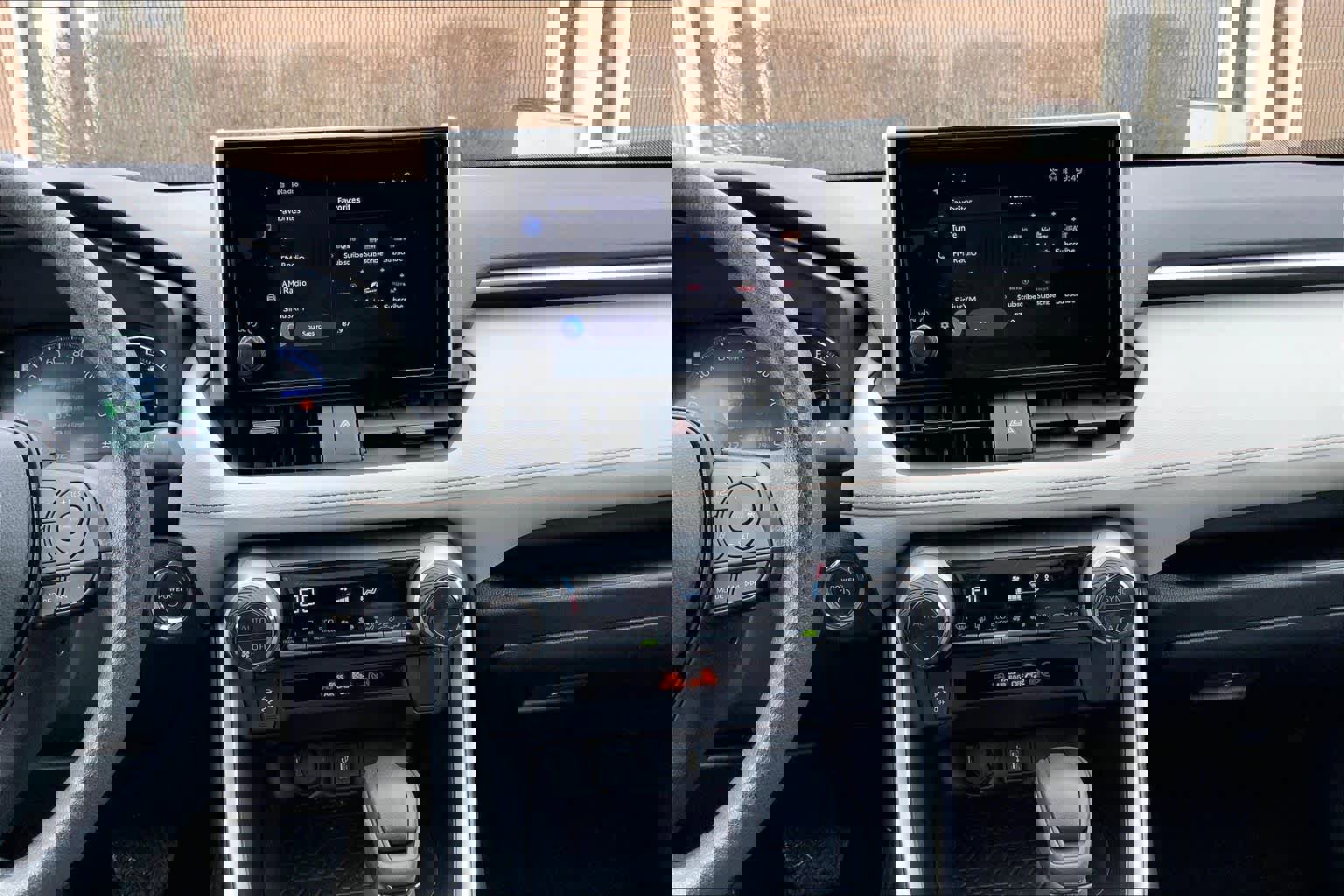 Used 2023 Toyota RAV4 XLE w/ Convenience Package image 6