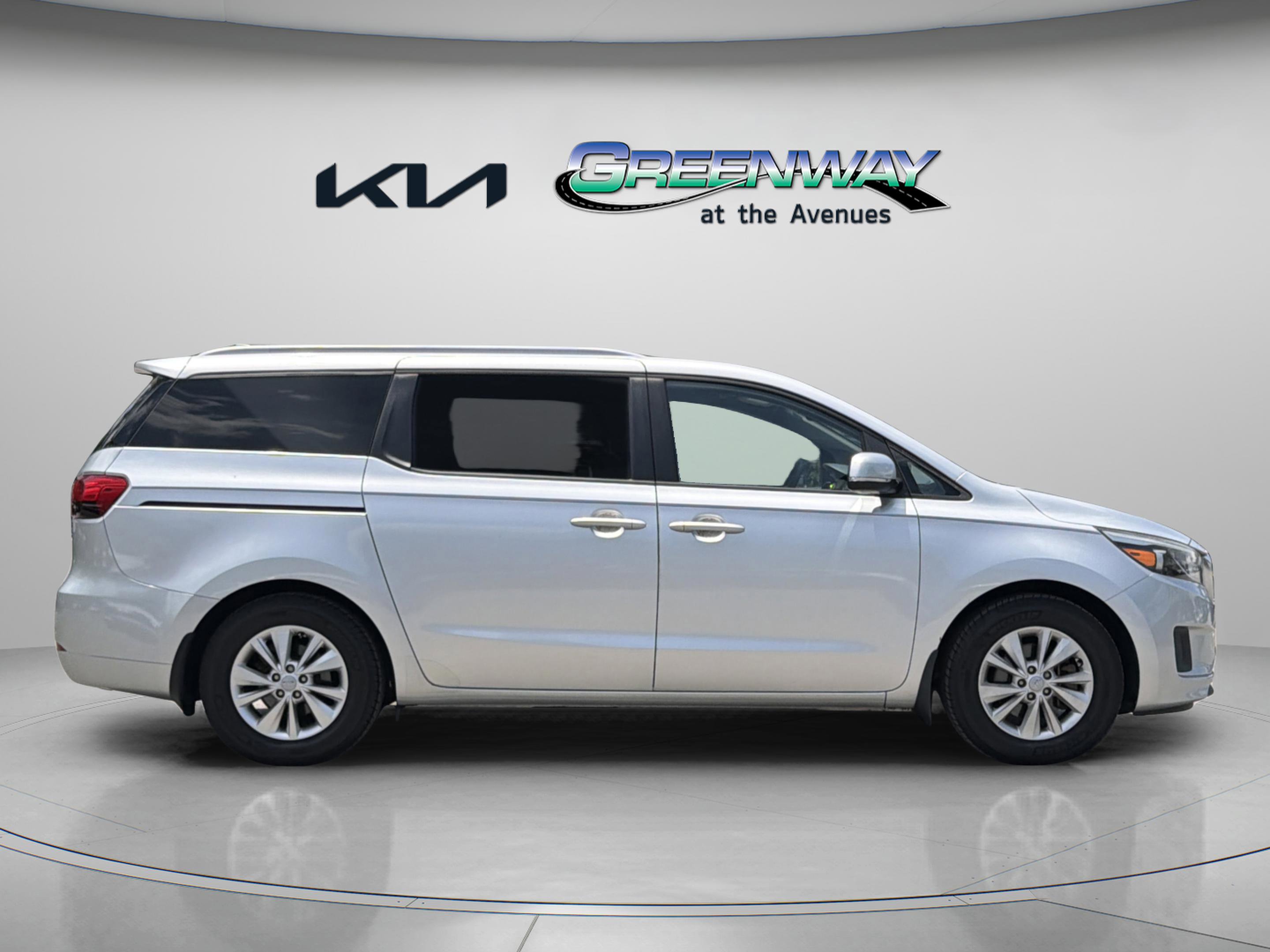 Used 2016 Kia Sedona LX w/ LX Convenience Package FWD image 8