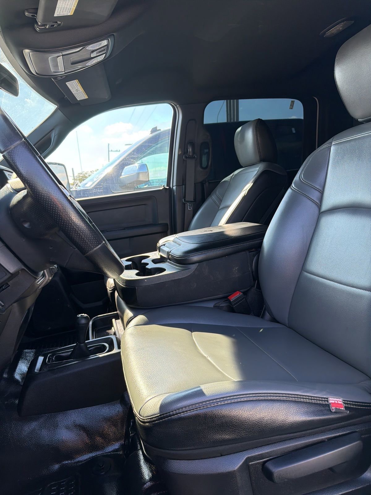 Used 2024 RAM 3500 Tradesman w/ Chrome Appearance Group image 8