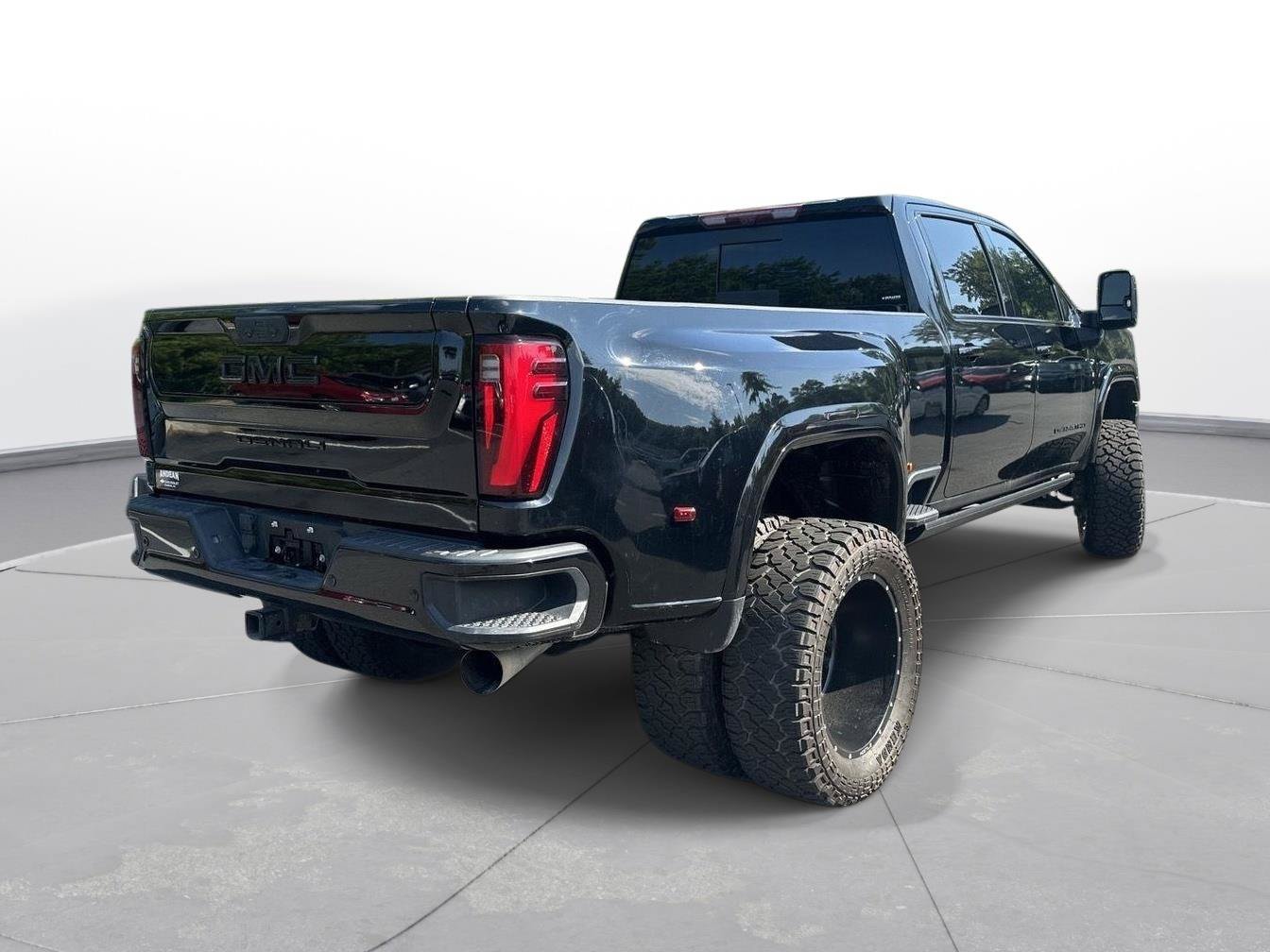 Used 2024 GMC Sierra 3500 Denali Ultimate AWD/4WD image 6