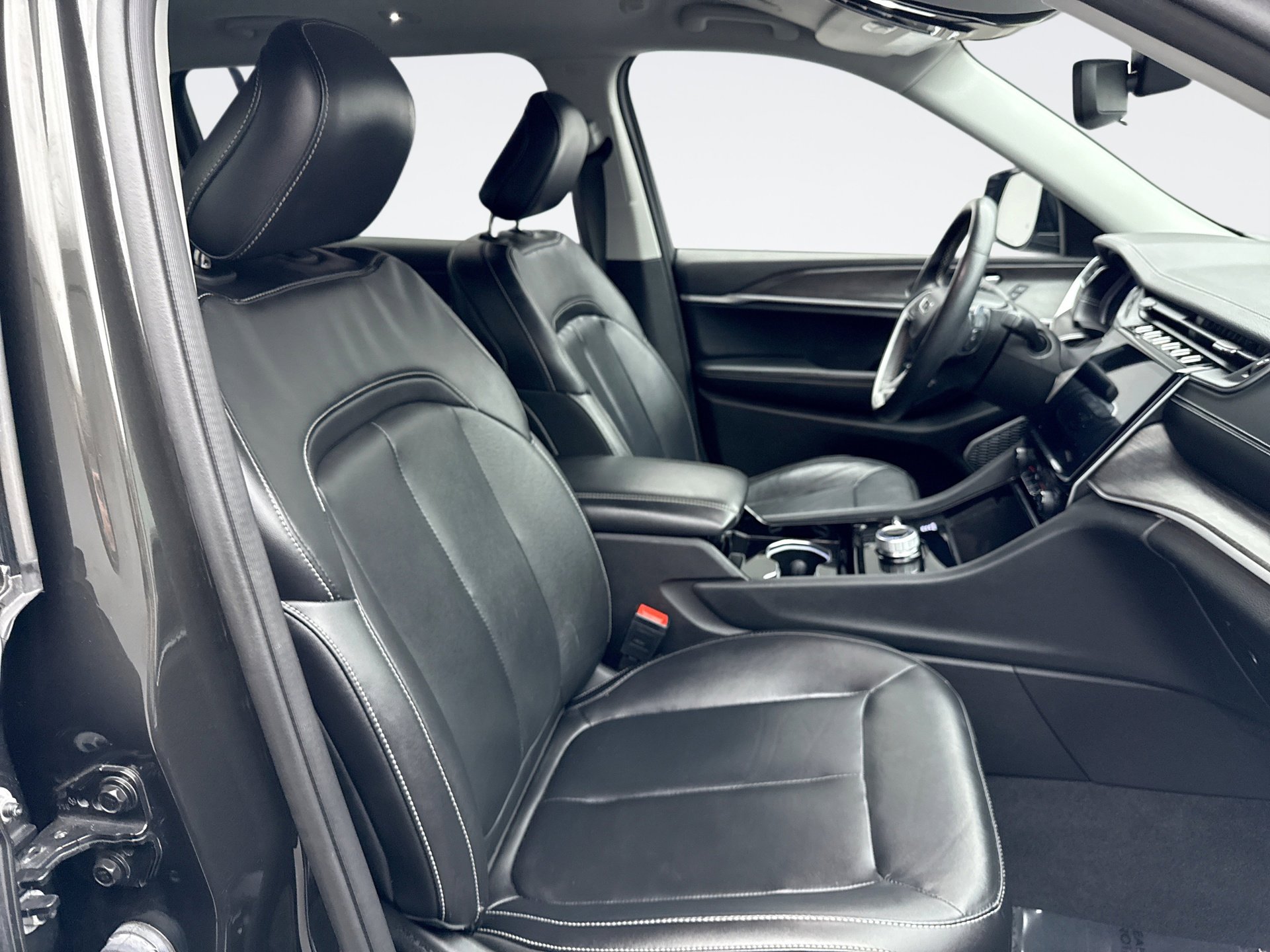 Used 2022 Jeep Grand Cherokee L Limited image 18