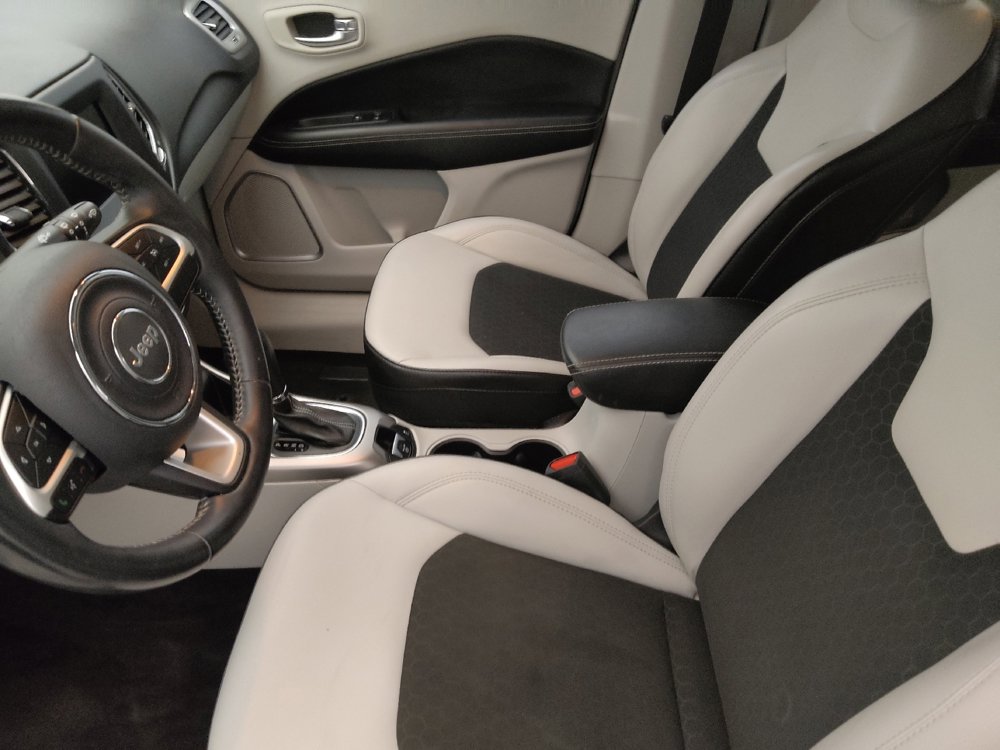 Used 2019 Jeep Compass Latitude w/ Popular Equipment Group FWD image 17