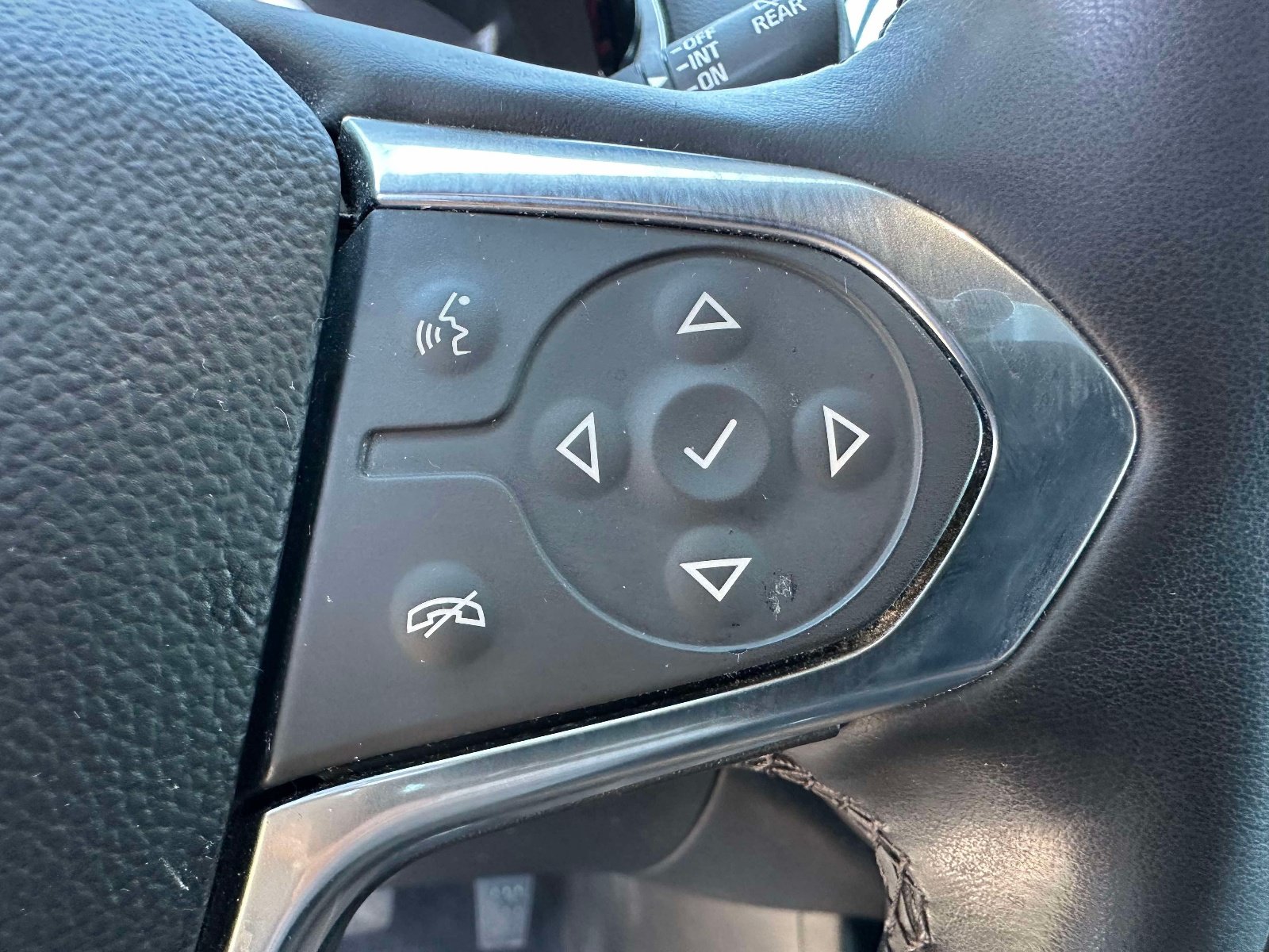 Used 2023 Chevrolet Traverse RS AWD/4WD image 15
