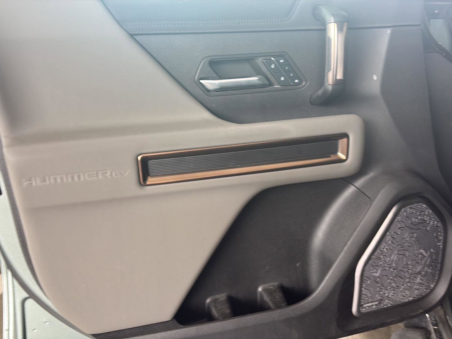 Used 2024 GMC Hummer EV 3X w/ LPO, Cargo Utility Package image 11