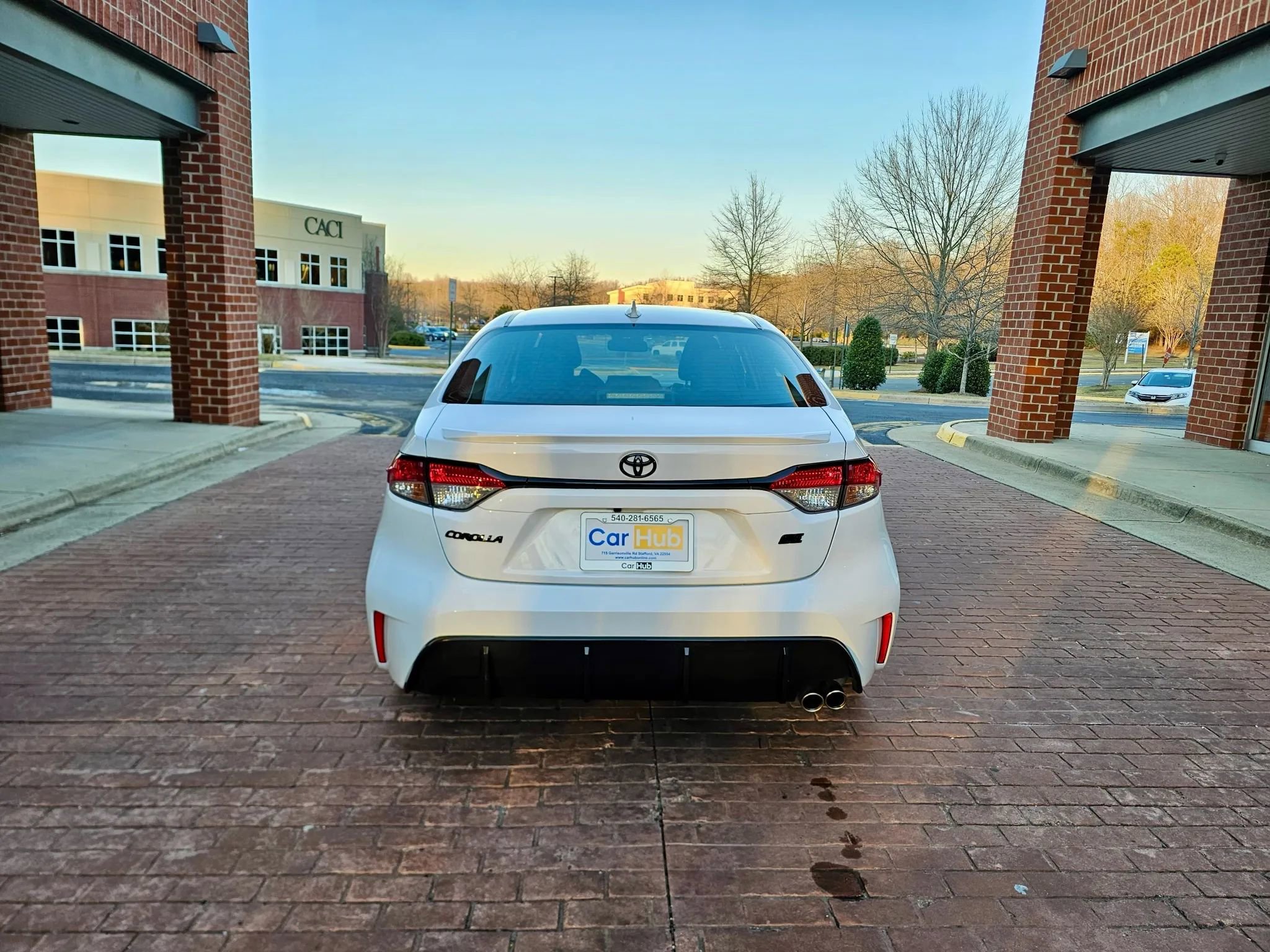 Used 2025 Toyota Corolla SE w/ Convenience Package image 5