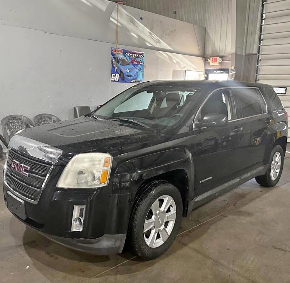 Used 2011 GMC Terrain SLE image 1