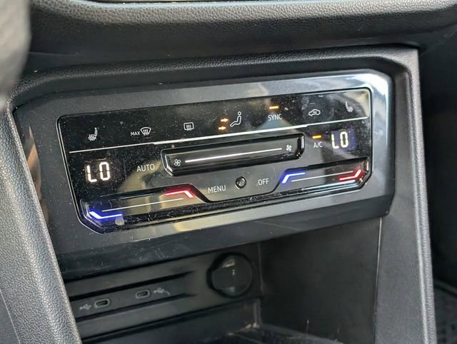 Used 2022 Volkswagen Tiguan SE R-Line image 27