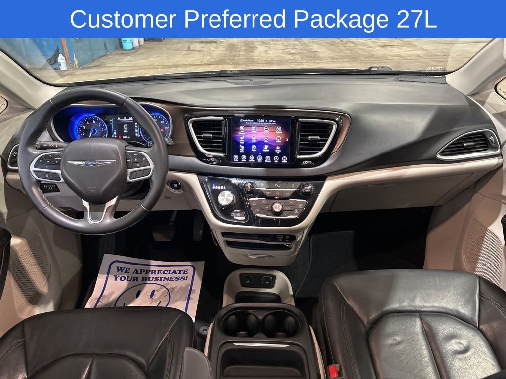 Used 2017 Chrysler Pacifica Touring-L image 2