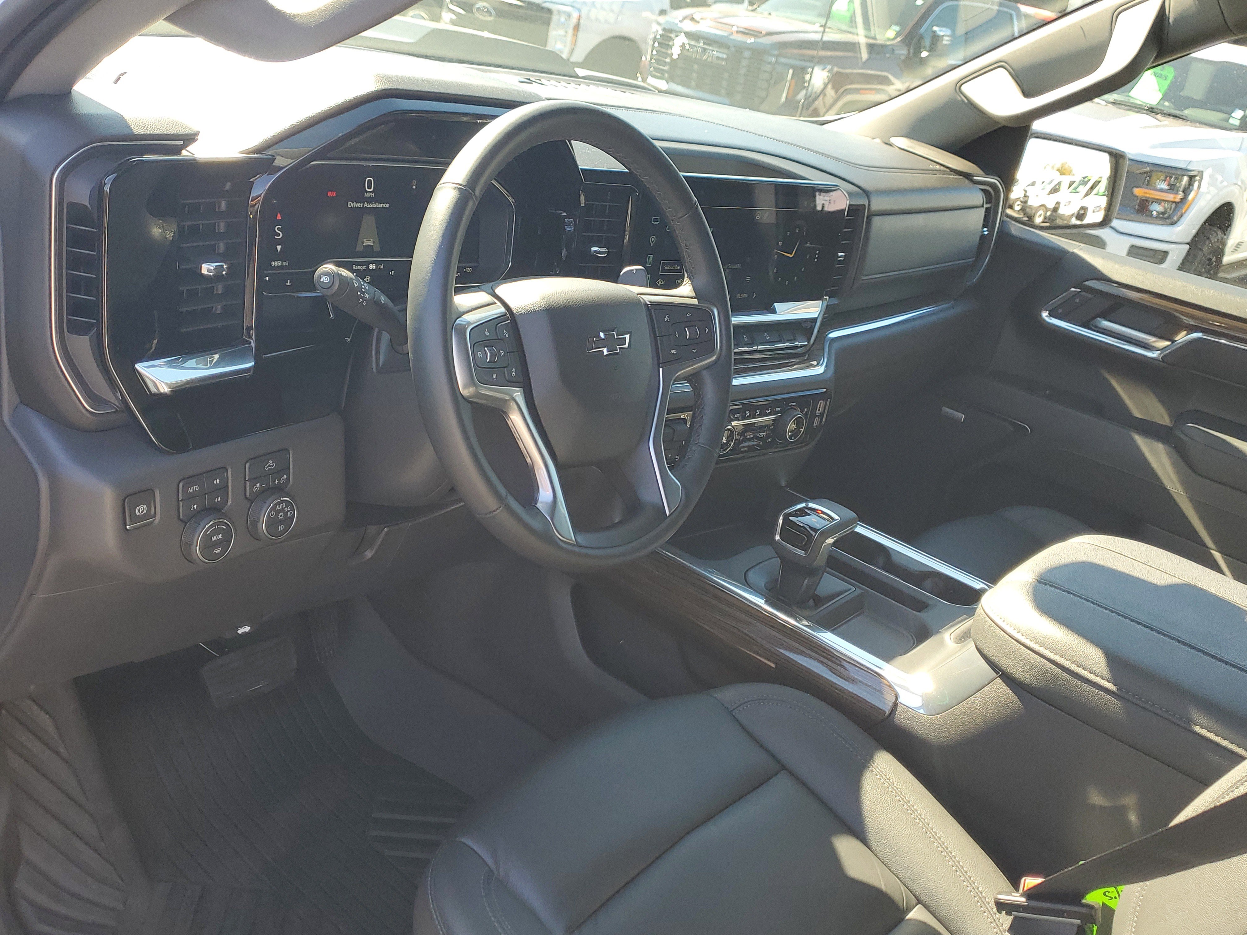 Used 2024 Chevrolet Silverado 1500 LT Trail Boss w/ Convenience Package II image 23