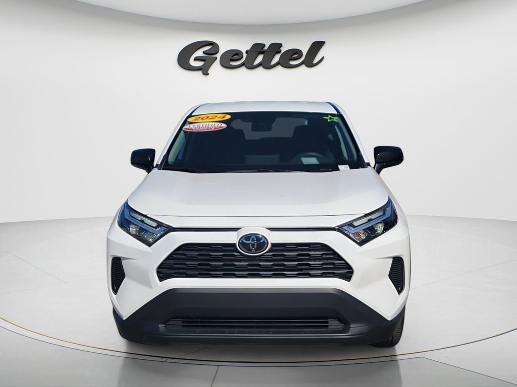 Used 2024 Toyota RAV4 LE image 9