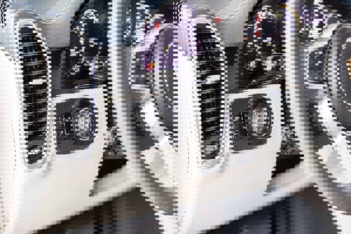 Used 2021 Porsche Cayenne E-Hybrid image 22